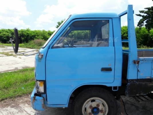 6 ล้อ กระบะคาร์โก้ พื้นเหล็ก ยี่ห้อ ISUZU รุ่น KS   เครื่อง 4BB1 4 สูบ 100 แรง