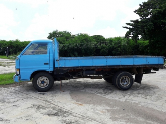 6 ล้อ กระบะคาร์โก้ พื้นเหล็ก ยี่ห้อ ISUZU รุ่น KS   เครื่อง 4BB1 4 สูบ 100 แรง