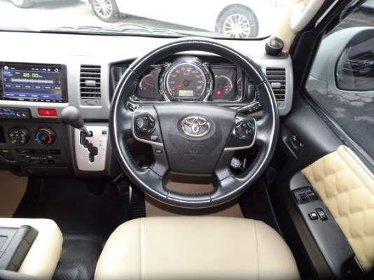 รถตู้เกียร์ ออโต้ / แต่งVIPเต็มๆทั้งคัน ปี2013