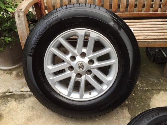 ขายล้อแม็ก Toyota Fortuner  4ล้อ ราคา 12,000 บาท **งดต่อราคา**