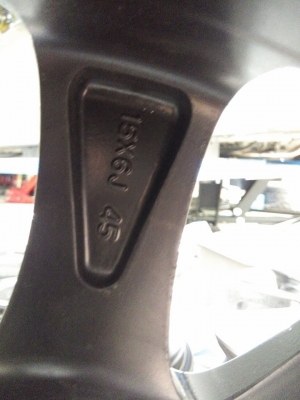 ขอบ 15 กว้าง 6 นิ้ว ใส่รถ 4 รู 100 ได้หลายรุ่น