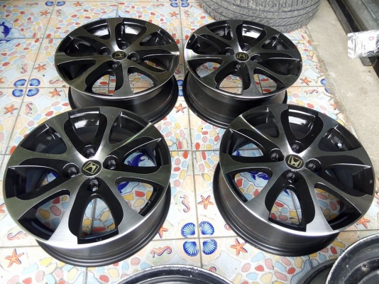 ขอบ 15 กว้าง 6 นิ้ว ใส่รถ 4 รู 100 ได้หลายรุ่น