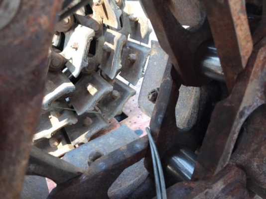 แทรคเหล็ก ใช้กับรถขุด KOBELCO SK20/25/30/35 นำเข้าจากญี่ปุ่น ติดต่อ 0879118593/0850843200