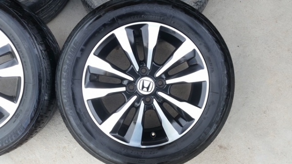 ขายล้อHONDA CITY 15 หน้าดำเงา ยางปี 15 4 ล้อ