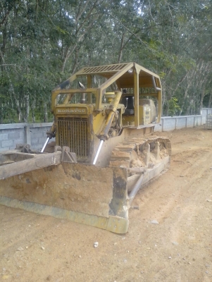 ขายรถแทรคเตอร์ KOMATSU D50A-15 ห้องเลี้ยวแห้ง มีเขาล้มไม้ ราคา 350000