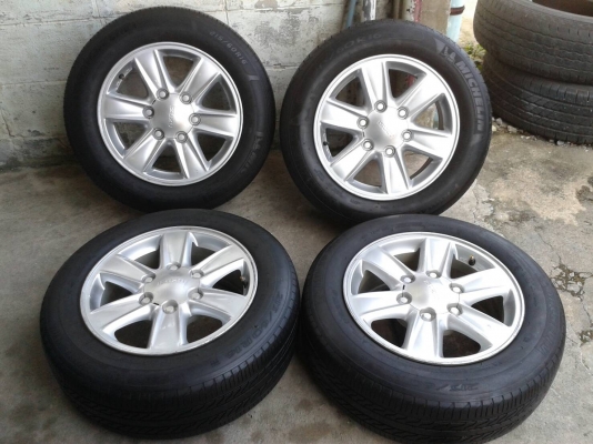 ขอบ16นิ้ว6รู อีสุ พร้อมยาง สวยๆ 4 ล้อ ราคา 5500 บาท