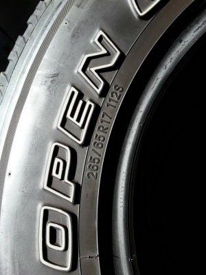 Yokohama AT ขนาด 265/70/16 ปี12 สภาพดี 1ชุด