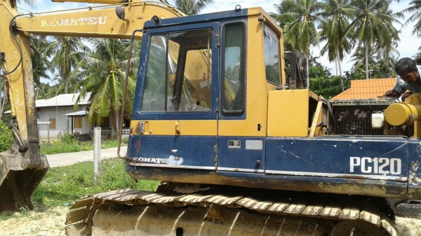 ขายรถแบคโฮ KOMATSU PC120-3 ราคา 350000 ขายรถแบคโฮ KOMATSU PC120-3 ราคา 350000