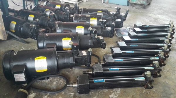 มอเตอร์ปั้มไฮดรอลิคVICKERS Made in USA.มอเตอร์ BALDOR 1.5 HP 950 RPM 380V พร้อมกระบอกไฮดรอลิคของVICKERS งานUSAทั้งหมดมาเทสก่อนได้!!