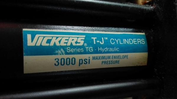มอเตอร์ปั้มไฮดรอลิคVICKERS Made in USA.มอเตอร์ BALDOR 1.5 HP 950 RPM 380V พร้อมกระบอกไฮดรอลิคของVICKERS งานUSAทั้งหมดมาเทสก่อนได้!!