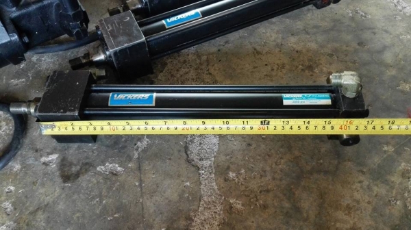 มอเตอร์ปั้มไฮดรอลิคVICKERS Made in USA.มอเตอร์ BALDOR 1.5 HP 950 RPM 380V พร้อมกระบอกไฮดรอลิคของVICKERS งานUSAทั้งหมดมาเทสก่อนได้!!