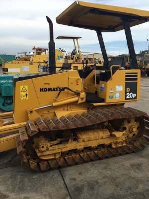 BULLDOZER รุ่น D20P-7E ซีเรียล 81728 มือสองนำเข้าจากญี่ปุ่น สภาพสวย พร้อมใช้งาน ขายพร้อมชุดแจ้งจำหน่าย