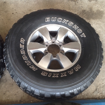 ขายล้อพร้อมยาง MUD ขอบ 16" ขายล้อพร้อมยาง MUD ขอบ 16"