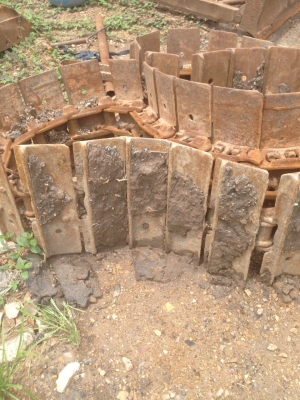 โซ่พร้อมใบ Cat D4D กว้าง50