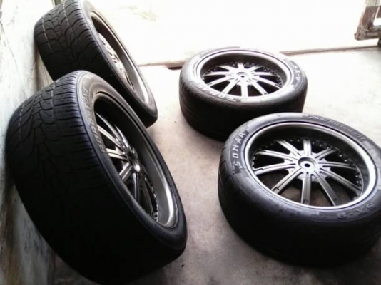 ขอบ20นิ้ว6รู พร้อมยาง สวยๆ 4 ล้อ ลดราคาเหลือ 7700 บาท