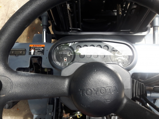 ขายรถฟอร์คลิฟTOYOTA เสาสูง มีหัวคีป สภาพใหม่พร้อมใช้งาน.