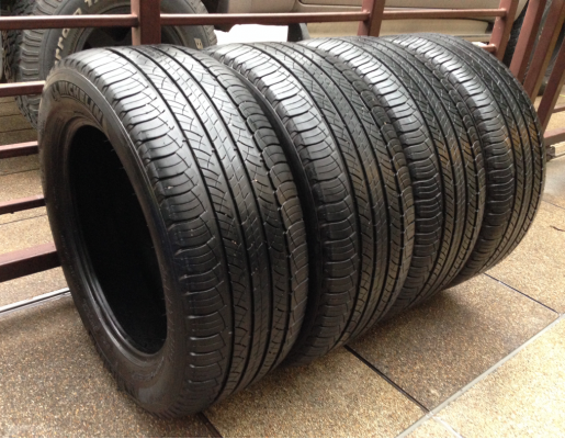 ยาง Michelin 235 55 17 กลางปี13 ดอกเต็ม ราคาไม่แพง