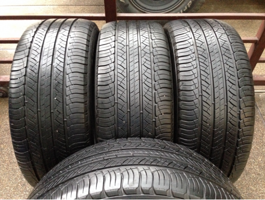 ยาง Michelin 235 55 17 กลางปี13 ดอกเต็ม ราคาไม่แพง ยาง Michelin 235 55 17 กลางปี13 ดอกเต็ม ราคาไม่แพง