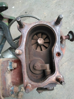 เทอร์โบRB25 มาพร้อมเฮดเดอร์ใส่1JZ-GTE-VVTI รับประกันควันไม่ไหล แต่เฮดรั่ว หน้าแปลนดี ฿3,000  อยู่ดอนเมือง 0890671028