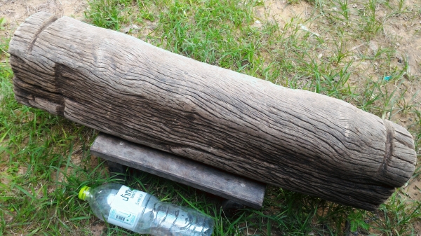 รางไม้โบราณขนาดใหญ่ ขุดด้วยมือ ไม้เนื้อแข็งหนักมากๆ อายุ 80ปีขึ้นไป ลวดลายธรรมชาติ ใช้ตกแต่งบ้าน ร้านค้า จัดสวนหย่อม ปลูกไม้ดอกไม้ประดับ สวยแปลก