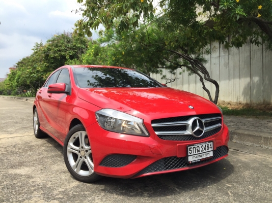 2016 MERCEDES-BENZ A180 URBAN รถสวยมาก สีสดสุดๆ น่าใช้มากๆ ประหยัดสุดๆ
