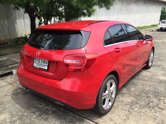 2016 MERCEDES-BENZ A180 URBAN รถสวยมาก สีสดสุดๆ น่าใช้มากๆ ประหยัดสุดๆ