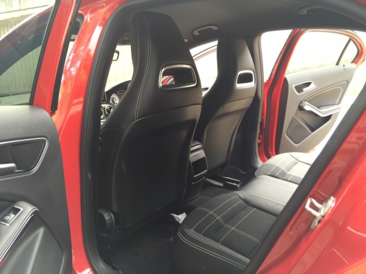 2016 MERCEDES-BENZ A180 URBAN รถสวยมาก สีสดสุดๆ น่าใช้มากๆ ประหยัดสุดๆ