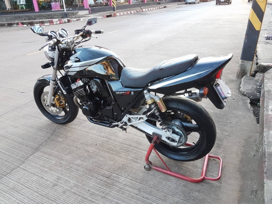 ขายคับ HONDA CB400 ปี98เวอร์ชั่นS ไมล์แดง ทะเบียนพร้อมโอน ท่อแต่งสแตนเลสทั้งเส้น แฮนด์บาร์ ราคา 79500 บาท ส่งได้ทั่วไทยคับ สนใจติดต่อ 081-0578282 FACEBOOK ชาญณรงค์ ป๊อป ชัยอมฤต ไอดีไลน์ POPBIGBIKESAKON คับ สนใจรถสวย ถูก ดี ต้อง POP BIGBIKE SAKONNAKHON คลิ