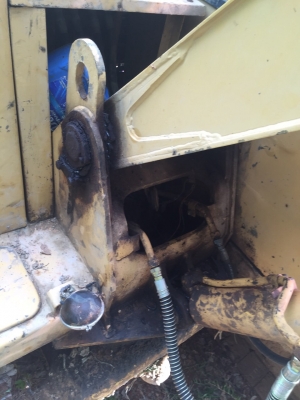 ขายรถแบคโฮ KOMATSU PC60-1 มีแอร์มีปุ้งกี๋ สภาพดี สนใจโทร 081-970-1072