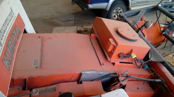 รถเกี่ยวข้าว DC 68 g  ปี 54  ชั่วโมง 1068