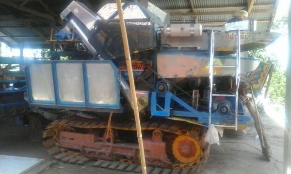 ขายรถเกี่ยวข้าวเกษตรพัฒนา