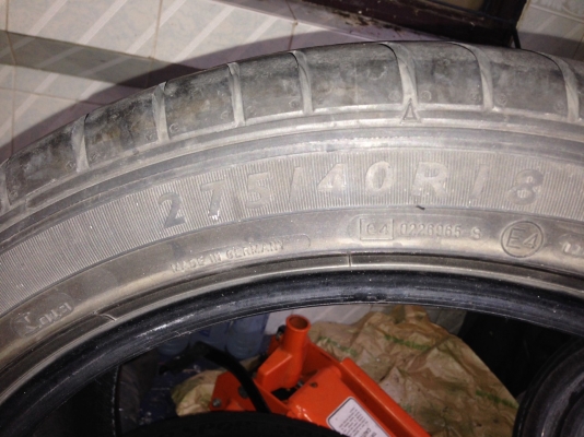 ขายยางDunrop 275/40/18  ปีผลิต 1313 RUN FLATE  MADE IN GERMANY