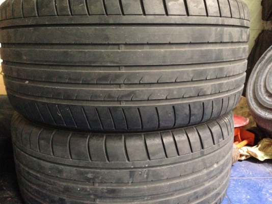 ขายยางDunrop 275/40/18  ปีผลิต 1313 RUN FLATE  MADE IN GERMANY