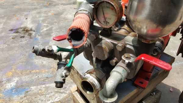 ปั้มอัดฉีด ใหญ่ๆๆ เข้า นิ้วสอง ปั้มอัดฉีด ใหญ่ๆๆ เข้า นิ้วสอง