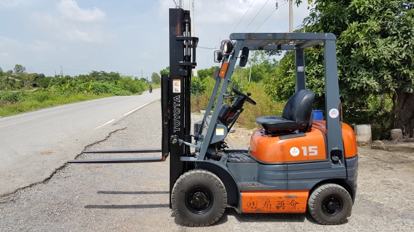 ขายด่วนรถยกTOYOTA 6FG15ยก1.5ตันยกสูง3เมตรรถนอกเพิ่งนำเข้ามายังไม่เคยใช้งานในเมืองไทยเลย