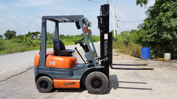 ขายด่วนรถยกTOYOTA 6FG15ยก1.5ตันยกสูง3เมตรรถนอกเพิ่งนำเข้ามายังไม่เคยใช้งานในเมืองไทยเลย