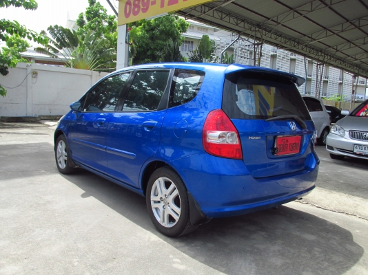 **ด่วนๆจ้า** โปรโมชั่นพิเศษ ออกรถ 10,000 บาทHONDA JAZZ 1.5MT ปี2004