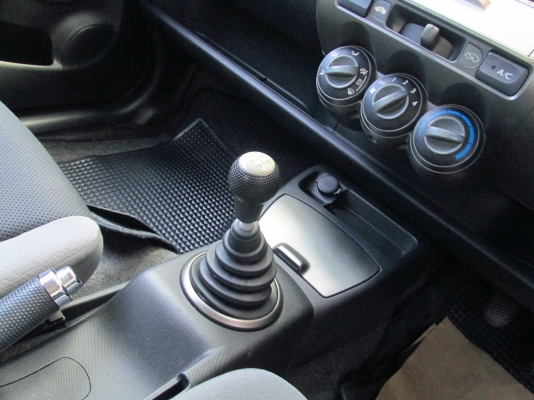 **ด่วนๆจ้า** โปรโมชั่นพิเศษ ออกรถ 10,000 บาทHONDA JAZZ 1.5MT ปี2004