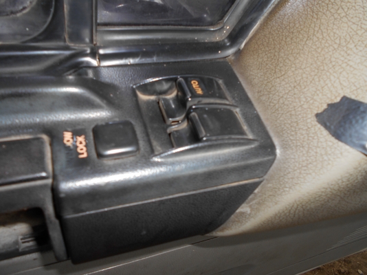 ขายฮีโนเครื่อง140แรงยาว5.5เมตรรถสภาพดียางดีคัสซีสวยเครื่องแน่ไม่มีไอสนจัยราคาต่อรองดั้ยครับ 0810074646 อ่างทองครับ