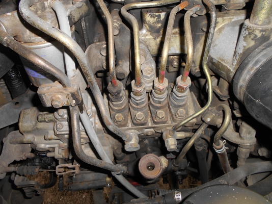 ขายฮีโนเครื่อง140แรงยาว5.5เมตรรถสภาพดียางดีคัสซีสวยเครื่องแน่ไม่มีไอสนจัยราคาต่อรองดั้ยครับ 0810074646 อ่างทองครับ