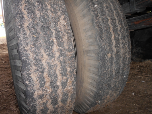 ขายฮีโนเครื่อง140แรงยาว5.5เมตรรถสภาพดียางดีคัสซีสวยเครื่องแน่ไม่มีไอสนจัยราคาต่อรองดั้ยครับ 0810074646 อ่างทองครับ