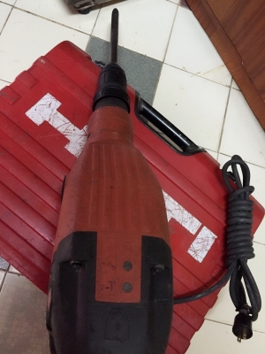 ขายเครื่องสกัดแย็กไฟฟ้าตัวใหญ่สภาพดีเดิมยี่ห้อHILTIรุ่นTE-700AVRราคาไม่แพงครับ ขายเครื่องสกัดแย็กไฟฟ้าตัวใหญ่สภาพดีเดิมยี่ห้อHILTIรุ่นTE-700AVRราคาไม่แพงครับ