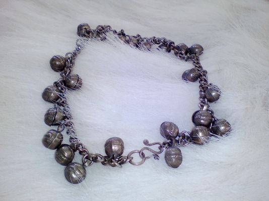 กระพรวนเงินเก่า