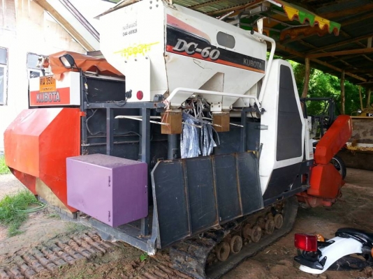 ขายรถเกี่ยวข้าว KUBOTA DC60 ปี53 ใช้งาน 1160ชั่วโมง ช่วงล่างดี สภาพพร้อมใช้งาน เอกสารเล่มทะเบียนพร้อมโอน ราคา270,000 สนใจโทร 090-8588220คุณนะ 093-3258446คุณบิว หรือเข้าดูสินค้าอื่นๆได้ที่ www.narong2truck.com หรือ www.truck.in.th/498 หรือเพจFacebook ณรงค์