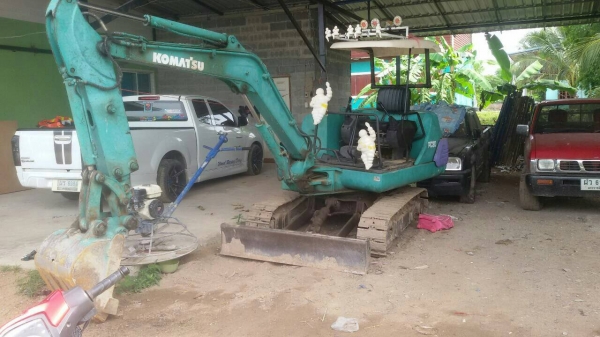 Komatsu pc.30-7 พร้อมหัวเจาะ 300000 ราคาต่อรองกันได้จร้า โทร 062-3344799