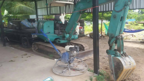 Komatsu pc.30-7 พร้อมหัวเจาะ 300000 ราคาต่อรองกันได้จร้า โทร 062-3344799