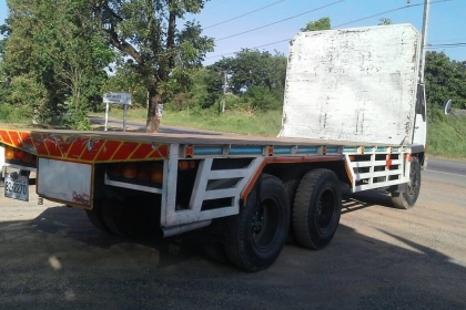 ขายรถสิบล้อพื้นเรียบ Mitsubishi เครื่อง 190 แรง เพลาเดียว ทะเบียนพร้อม ขายรถสิบล้อพื้นเรียบ Mitsubishi เครื่อง 190 แรง เพลาเดียว ทะเบียนพร้อม