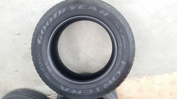 ขายยาง235/60/17 ปี 0615 GOODYEAR 4 เส้น