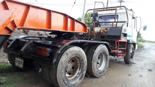 ขายหัวลาก Mitsubishi เครื่อง 220 แรง ปี 36 เฉพาะหัว ทะเบียนพร้อม