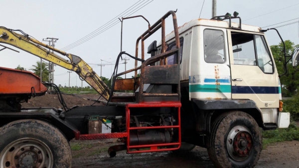 ขายหัวลาก Mitsubishi เครื่อง 220 แรง ปี 36 เฉพาะหัว ทะเบียนพร้อม